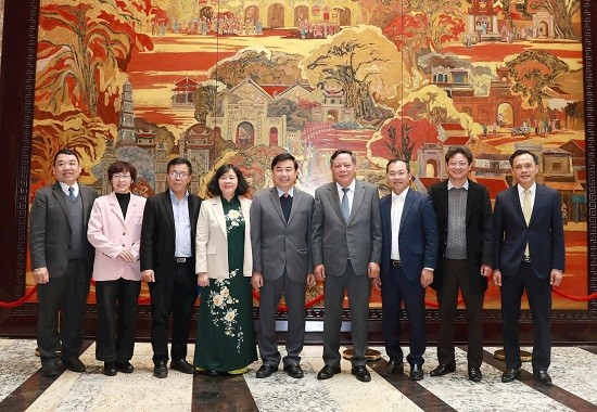 Giáo hội Phật giáo Việt Nam thành phố chúc mừng Thành ủy Hà Nội nhân kỷ niệm 95 năm Ngày thành lập Đảng 