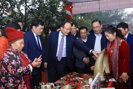 Chủ tịch HĐND Thành phố Nguyễn Ngọc Tuấn dự lễ khai bút và sản xuất các làng nghề truyền thống Thường Tín