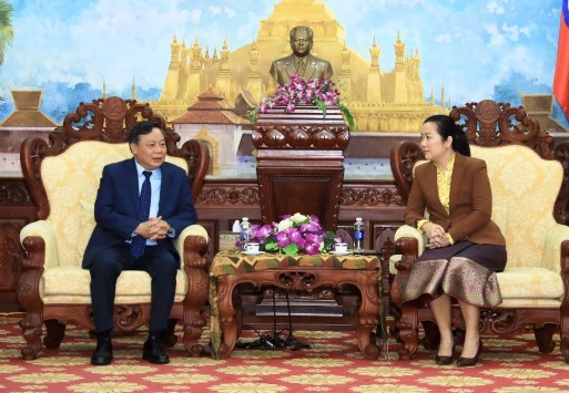 Thủ đô Hà Nội chúc mừng Đại sứ quán Lào nhân 70 năm Ngày thành lập Đảng Nhân dân Cách mạng Lào