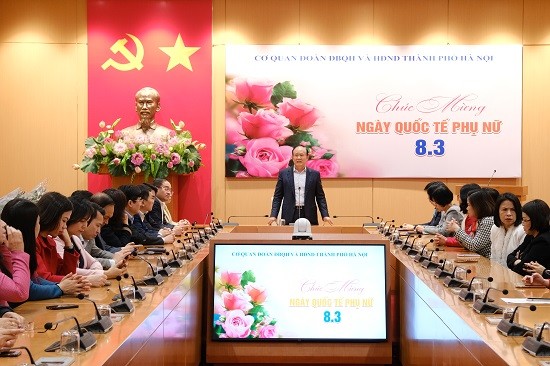 Cơ quan Đoàn ĐBQH và HĐND thành phố Hà Nội: Gặp mặt chúc mừng ngày Quốc tế phụ nữ 8-3