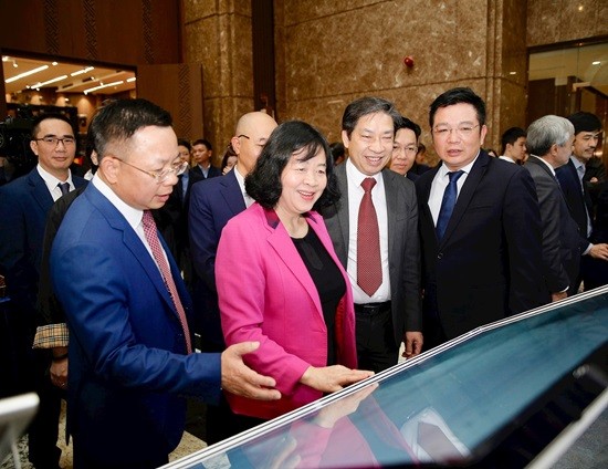 Hà Nội tiên phong áp dụng 8 ứng dụng chuyển đổi số dùng chung 3 cấp trong toàn hệ thống chính trị