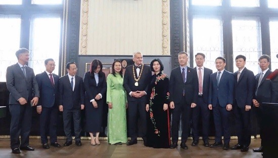 Đoàn đại biểu thành phố Hà Nội thăm và làm việc tại Cộng hòa Séc