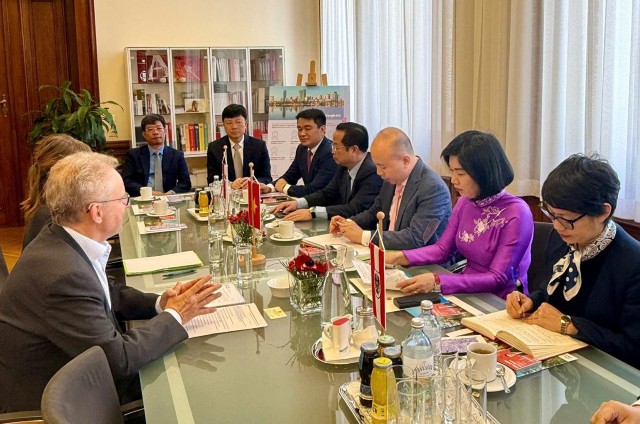 Đoàn đại biểu thành phố Hà Nội thăm, làm việc tại Cộng hòa Áo