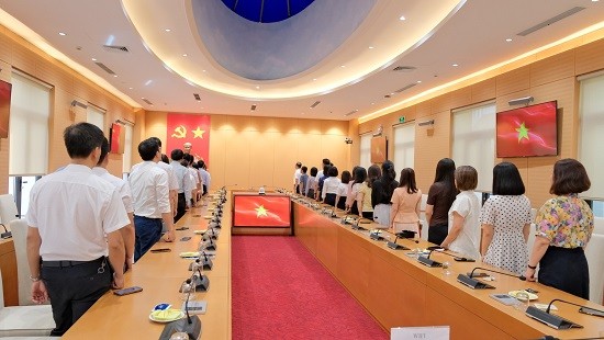 Văn phòng Đoàn ĐBQH và HĐND Thành phố: Chào cờ và sinh hoạt chính trị tháng 6/2025